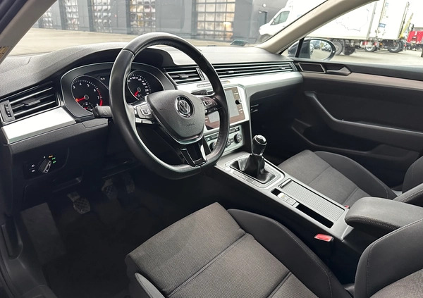 Volkswagen Passat cena 74900 przebieg: 116434, rok produkcji 2018 z Wyrzysk małe 436